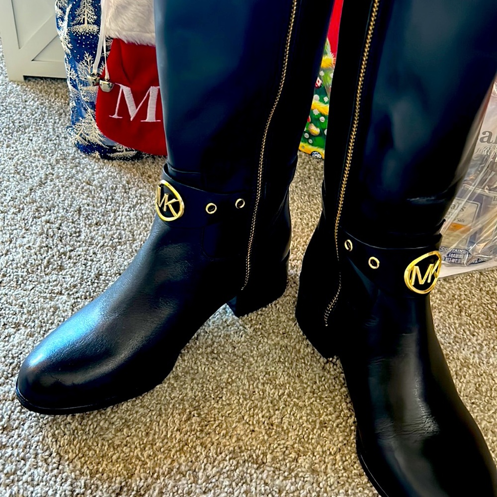 Michael Kors knee high leather boots 🎁